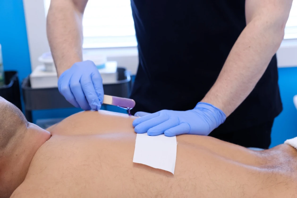 Bodé men's spa day back wax